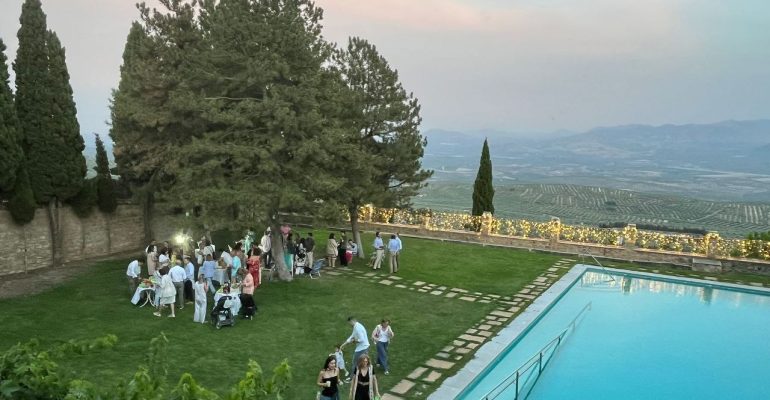 cena con familias y amigos de El Rubín.