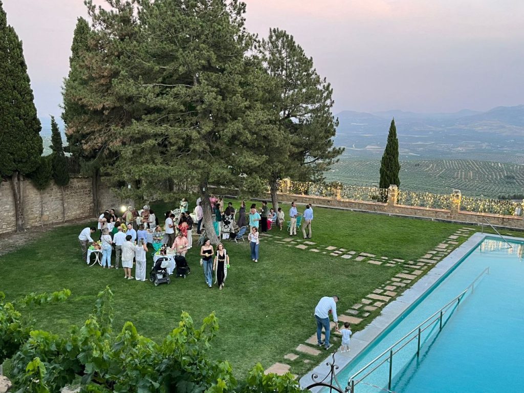 cena con familias y amigos del Rubín